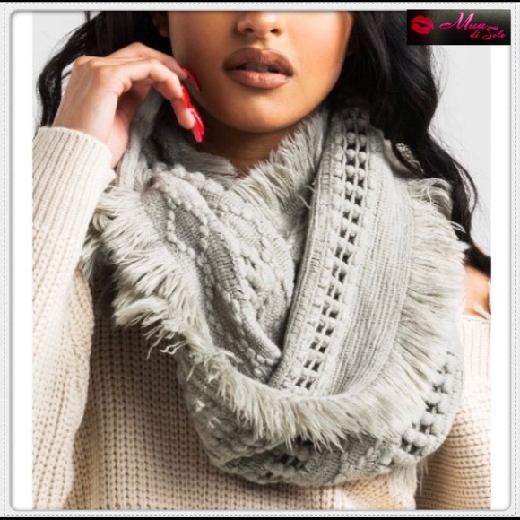 AKIRA Accessories - DREAMY INFINITY GREY SCARF
